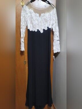 Tadashi Shoji floral Lace Bodice Long Sleeve  Gown Size 6